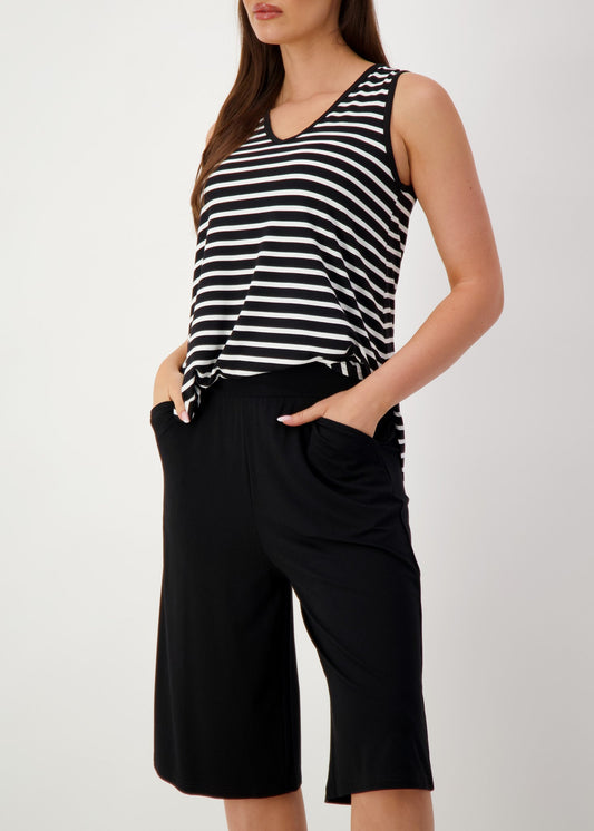 Lou Lou Australia Bakar 3/4 Length Bamboo Culottes in black. Made from soft, breathable bamboo fabric.