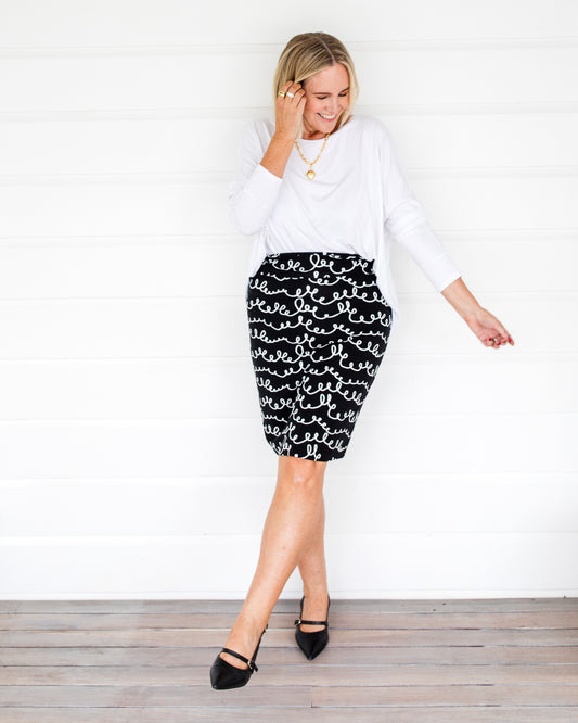 @stylingyou wearing Lou Lou Australia Bamboo white top with bamboo tube skirt