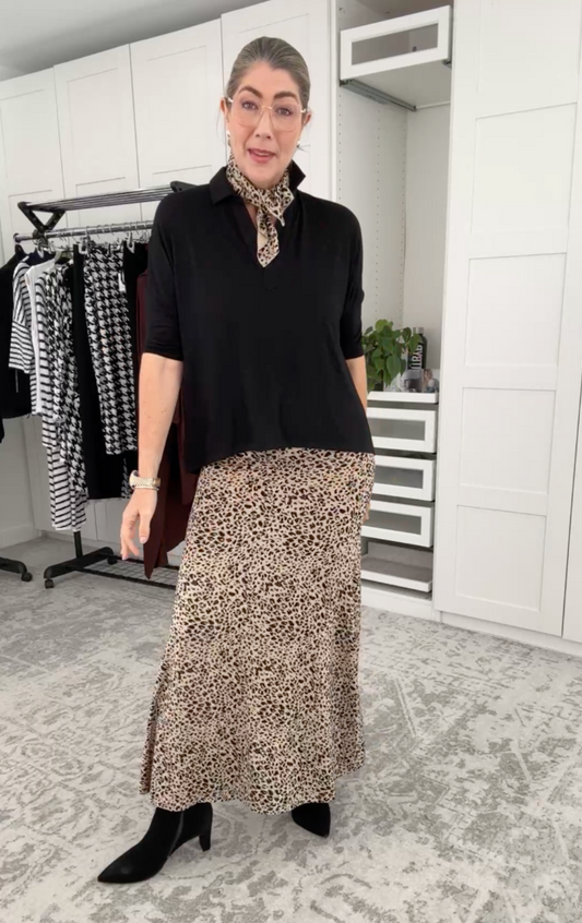 Nat Angel @letmetrybeforeyoubuy wearing Lou Lou Australia bamboo clothing
