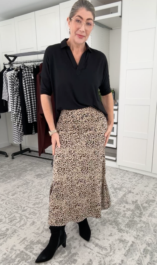 Nat Angel @letmetrybeforeyoubuy wearing Lou Lou Australia bamboo clothing