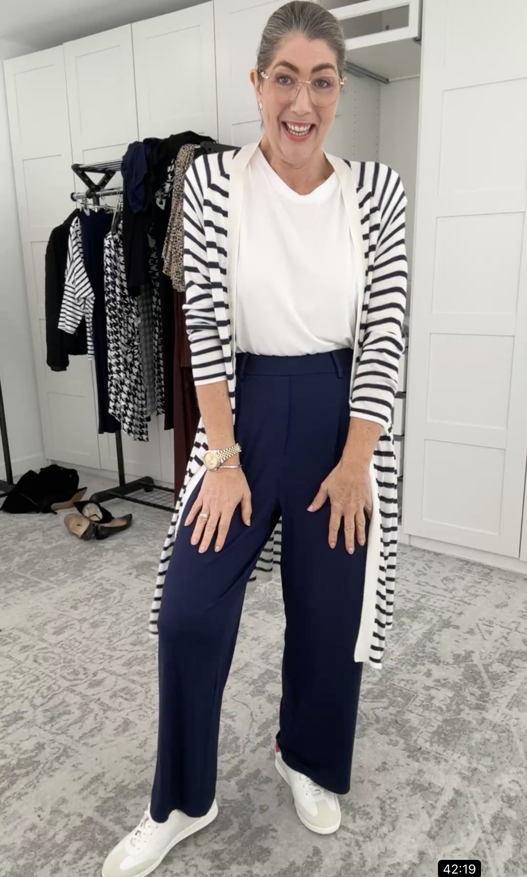Nat Angel @letmetrybeforeyoubuy wearing Lou Lou Australia bamboo pants
