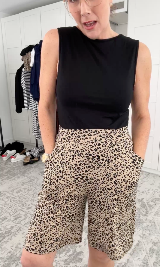Nat Angel @letmetrybeforeyoubuy wearing Lou Lou Australia bamboo clothing