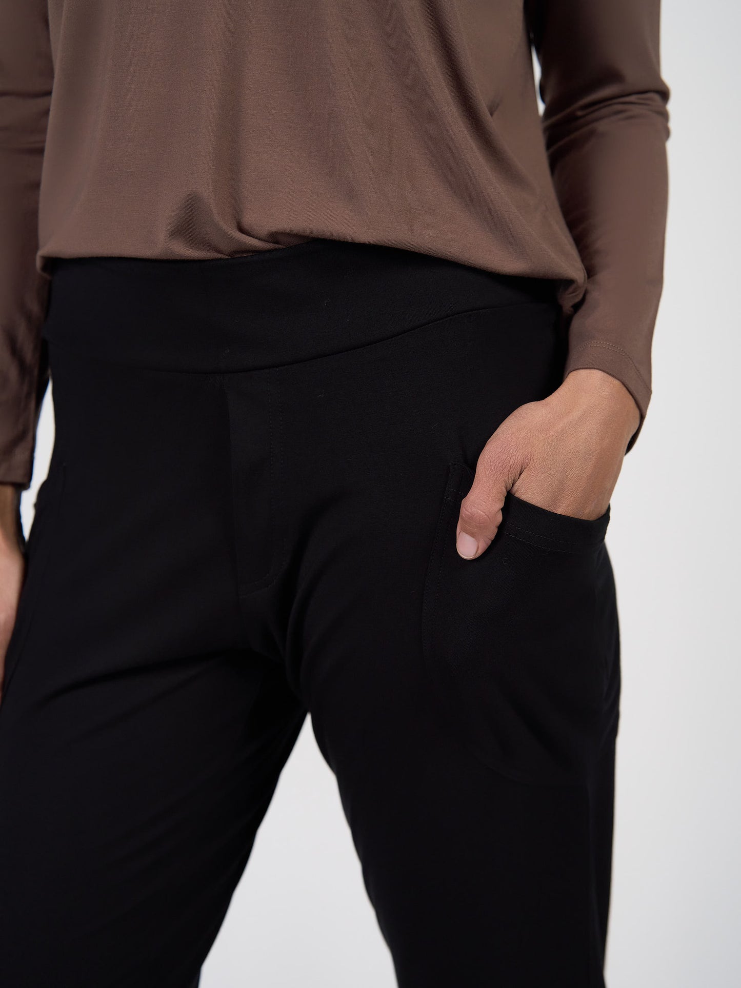 Gaga Bamboo Cuffed Sweat Pant - Black