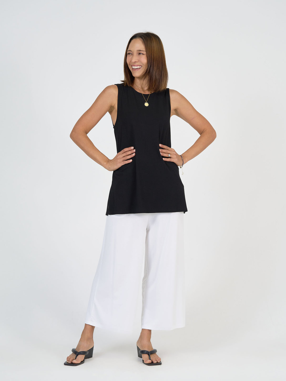 Lou Lou Australia Ciara 7/8 Length Bamboo Culottes in navy.