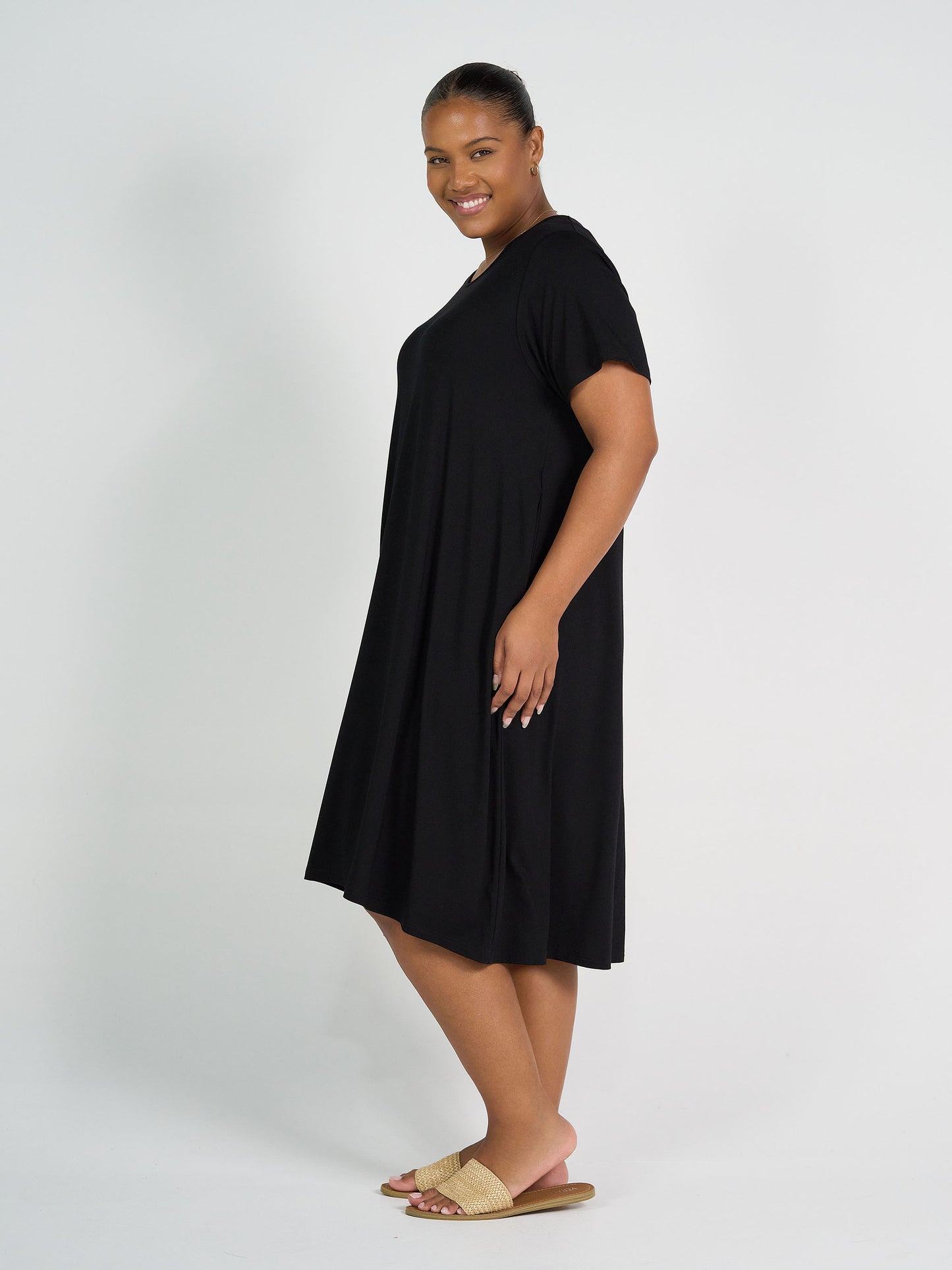 Sade Bamboo Oversized T-Shirt Midi Dress - Black