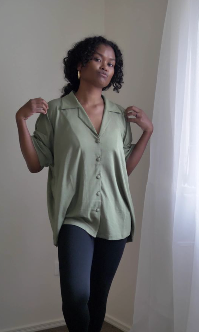 @melanesian.mumma in lou lou australia green bamboo blouse