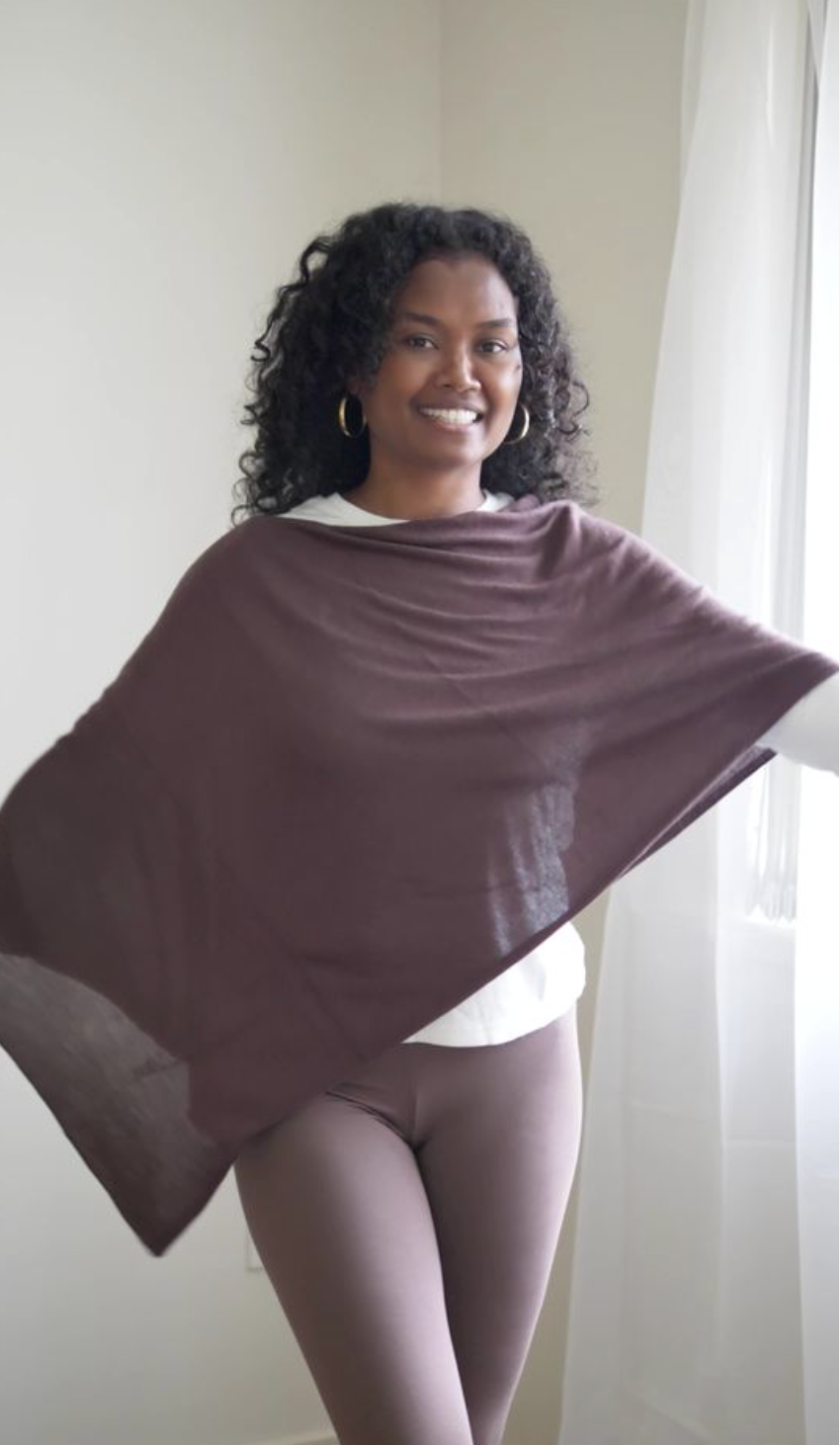 @melanesian.mumma in lou lou australia cashmere poncho and bamboo leggings
