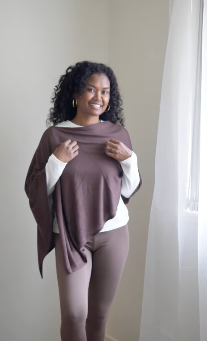 @melanesian.mumma in lou lou australia bamboo leggings and cashmere poncho