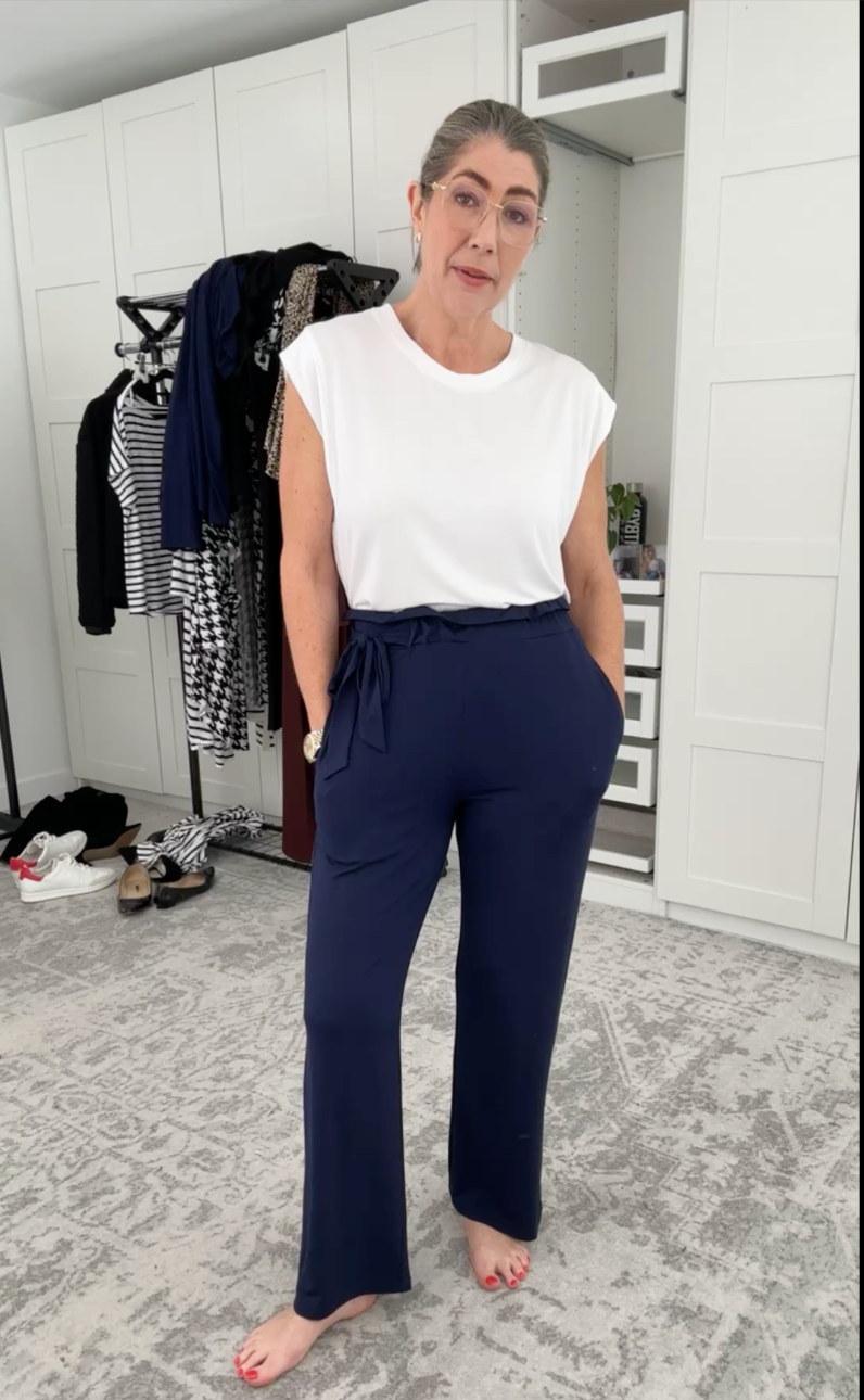 Nat Angel @letmetrybeforeyoubuy wearing Lou Lou Australia bamboo clothing