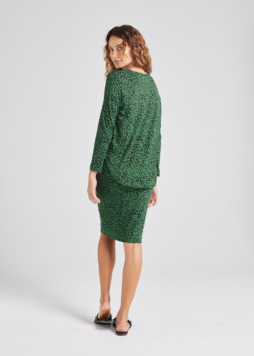 Sia V Neck Bamboo Longsleeve Top - Green Leopard