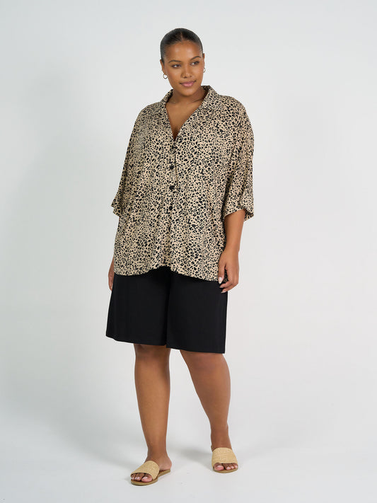 Alanis 3/4 Sleeve Collared Shirt - Brown Leopard