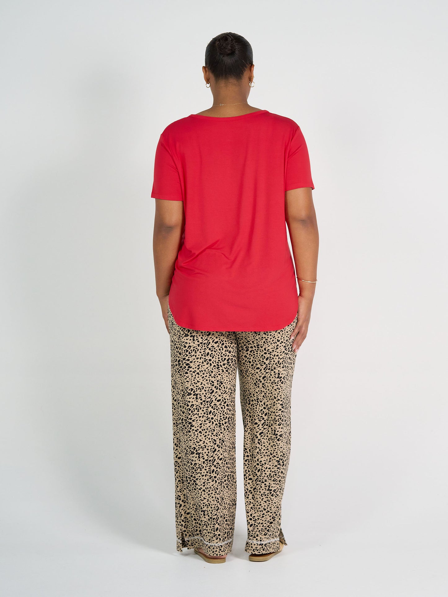 Veronica Bamboo V-Neck T-Shirt - Lipstick