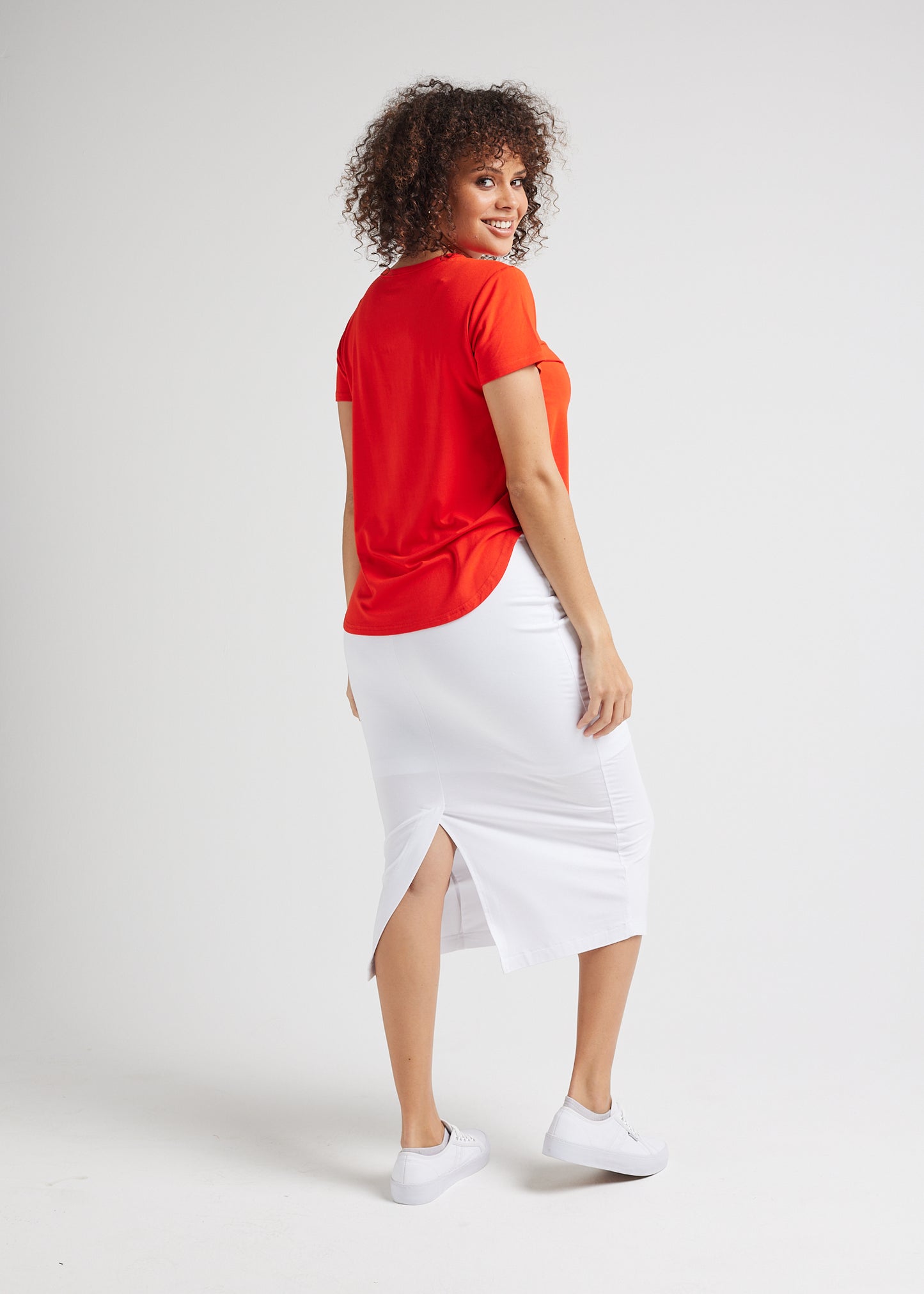 Veronica Bamboo V-Neck T-Shirt - Fiery Red