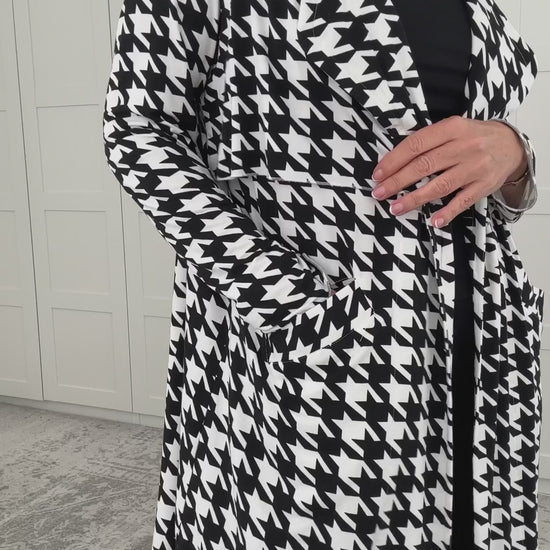 Natalie Angel @letmetrybeforeyoubuy in Lou Lou Australia Trench Jacket and Bamboo Pants