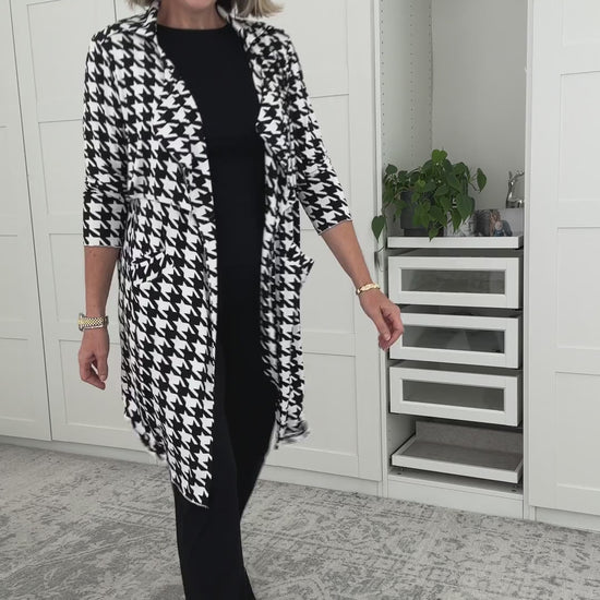 Natalie Angel @letmetrybeforeyoubuy in Lou Lou Australia Trench Jacket and Bamboo Pants