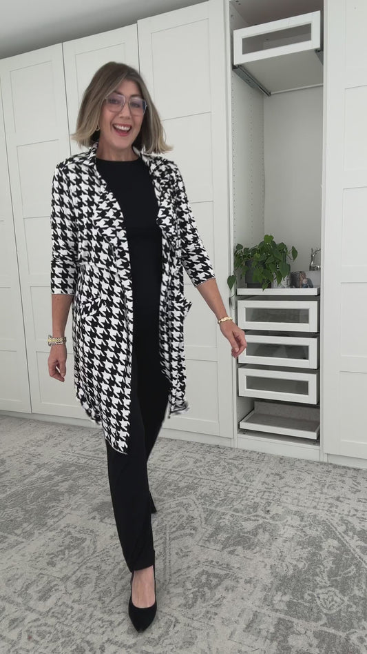Natalie Angel @letmetrybeforeyoubuy in Lou Lou Australia Trench Jacket and Bamboo Pants